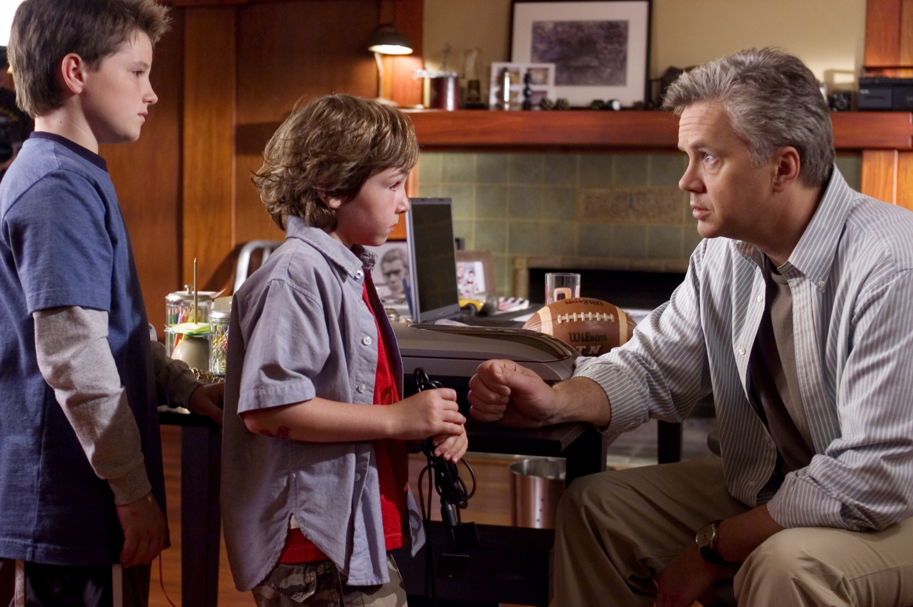 Tim Robbins, Josh Hutcherson, and Jonah Bobo in Zathura: A Space Adventure (2005)