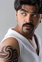 Silambarasan Rajendar in Vallavan (2006)