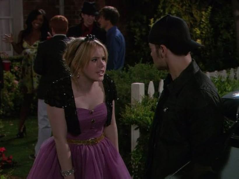 Joey Lawrence and Taylor Spreitler in Melissa & Joey (2010)