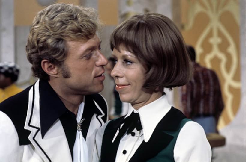 Carol Burnett and Steve Lawrence in The Carol Burnett Show (1967)