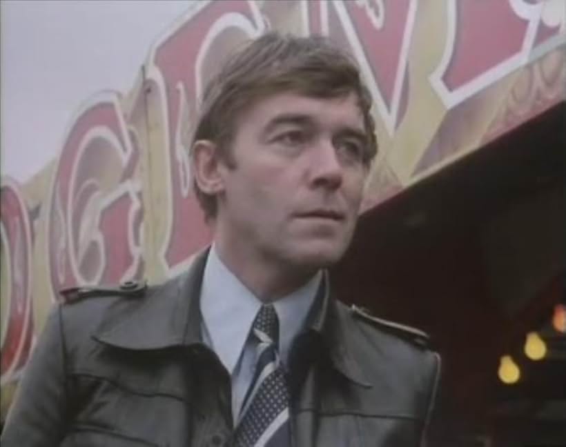 Michael Jayston in Quiller (1975)