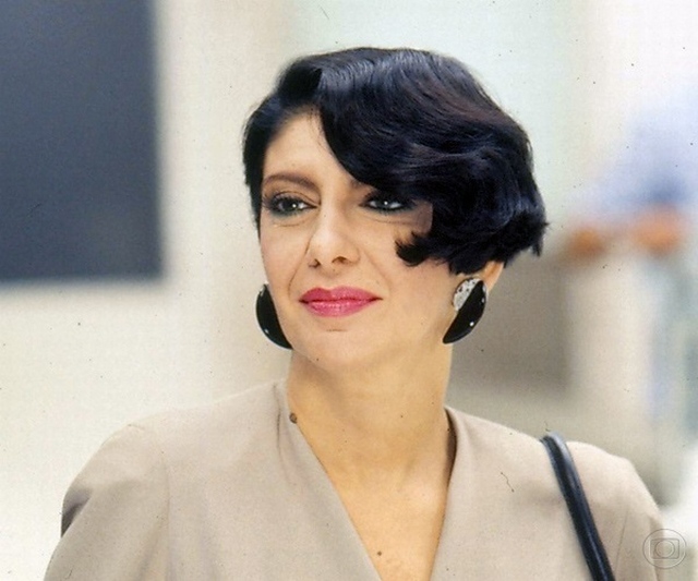 Marília Pêra in Brega & Chique (1987)