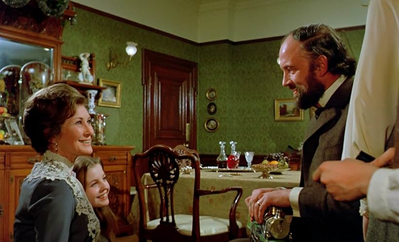 Iain Cuthbertson, Dinah Sheridan, and Sally Thomsett in The Railway Children (1970)