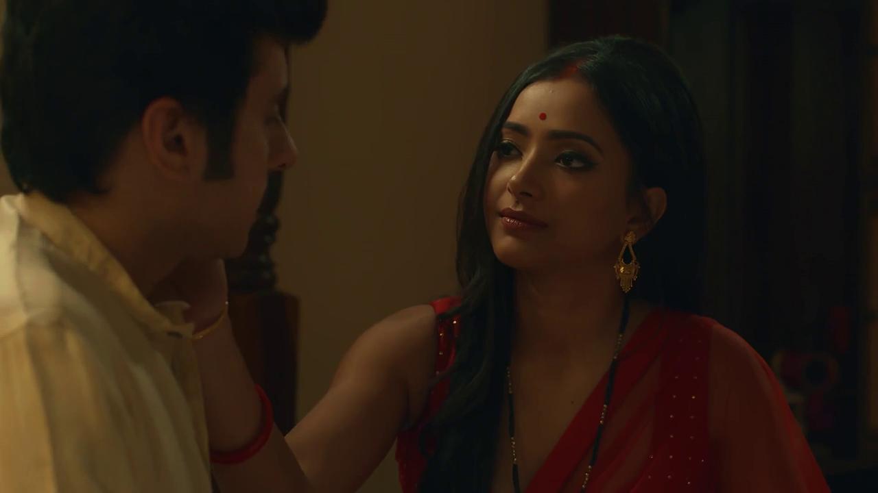 Shweta Basu Prasad and Divyendu Sharma in Shukranu (2020)