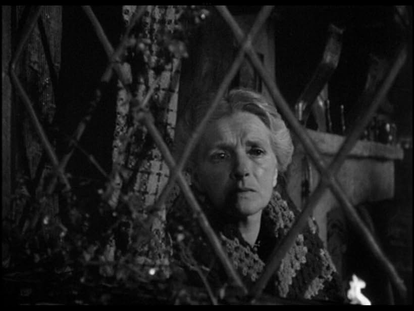 Gladys Cooper in Love Letters (1945)