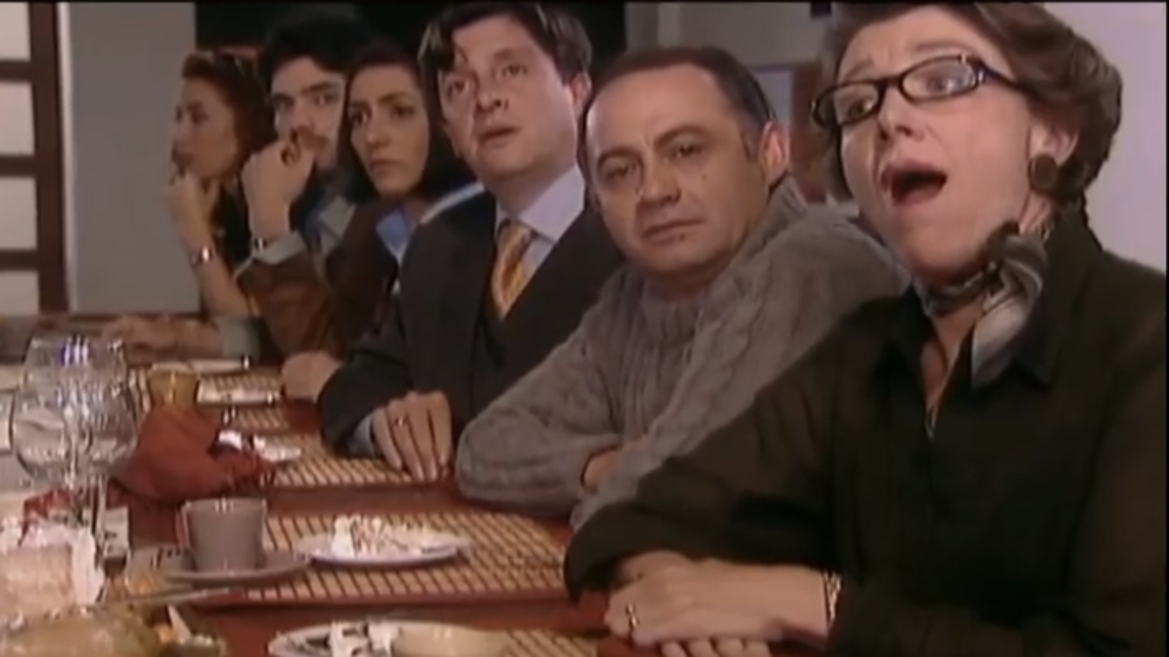 Fernando Arévalo, Marcela Carvajal, Constanza Duque, and Juan Ángel in Pecados capitales (2002)