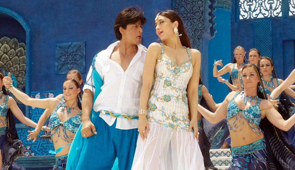 Kareena Kapoor and Shah Rukh Khan in Billu (2009)