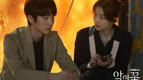 Lee Joon-gi and Jang Hie-jin in Flower of Evil (2020)