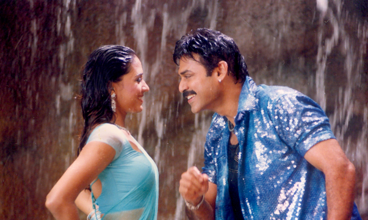 Venkatesh Daggubati and Gajala in Malliswari (2004)