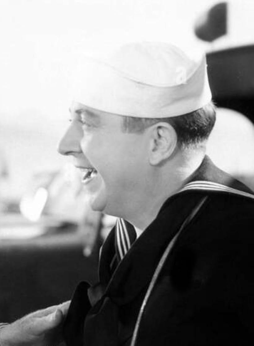 Frank McHugh in Devil Dogs of the Air (1935)