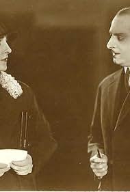 Henny Porten and Ferdinand von Alten in Die Flammen lügen (1926)