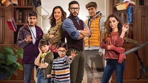 Jason Romo, Maximiliano Uribe, Sara Maldonado, Erick Cañete, Carlos Ferro, Macarena García Romero, and Paola Real in Los elegidos (2019)