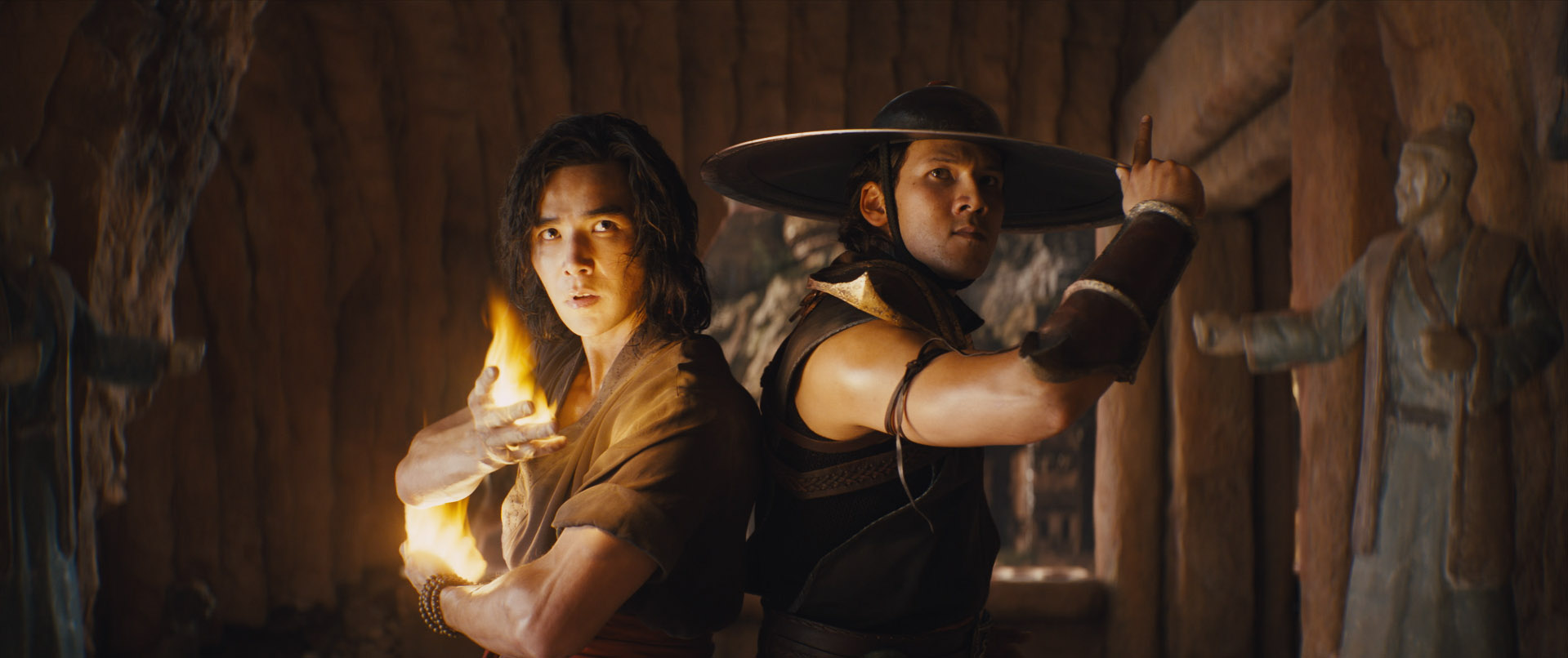 Ludi Lin and Max Huang in Mortal Kombat (2021)