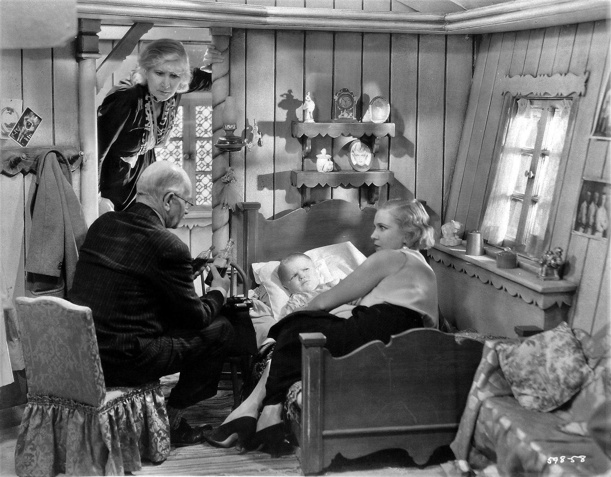 Hooper Atchley, Olga Baclanova, Rose Dione, and Harry Earles in Freaks (1932)