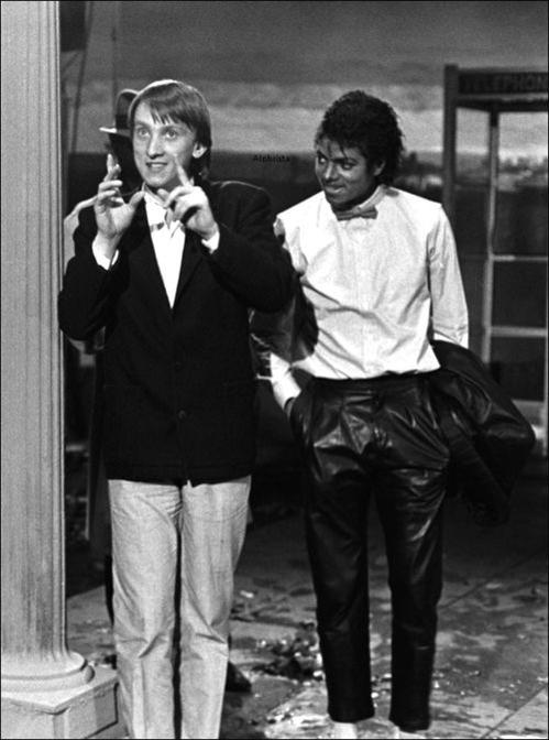 Steve Barron with MJ on BJ set