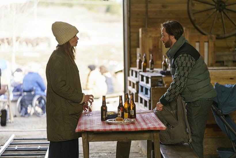 Karoline Herfurth and Tom Schilling in A Million Minutes (2024)