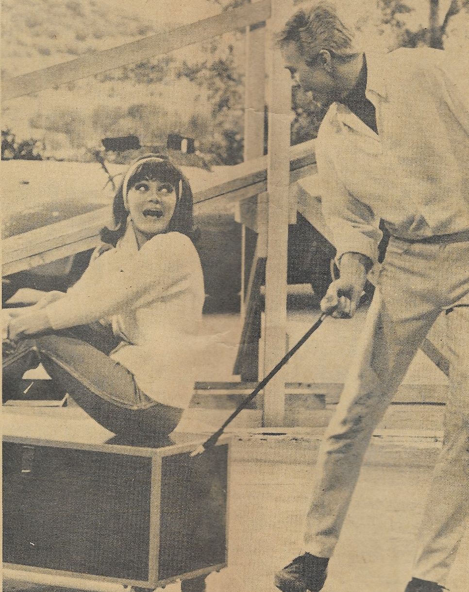 Connie Francis and Harve Presnell in When the Boys Meet the Girls (1965)