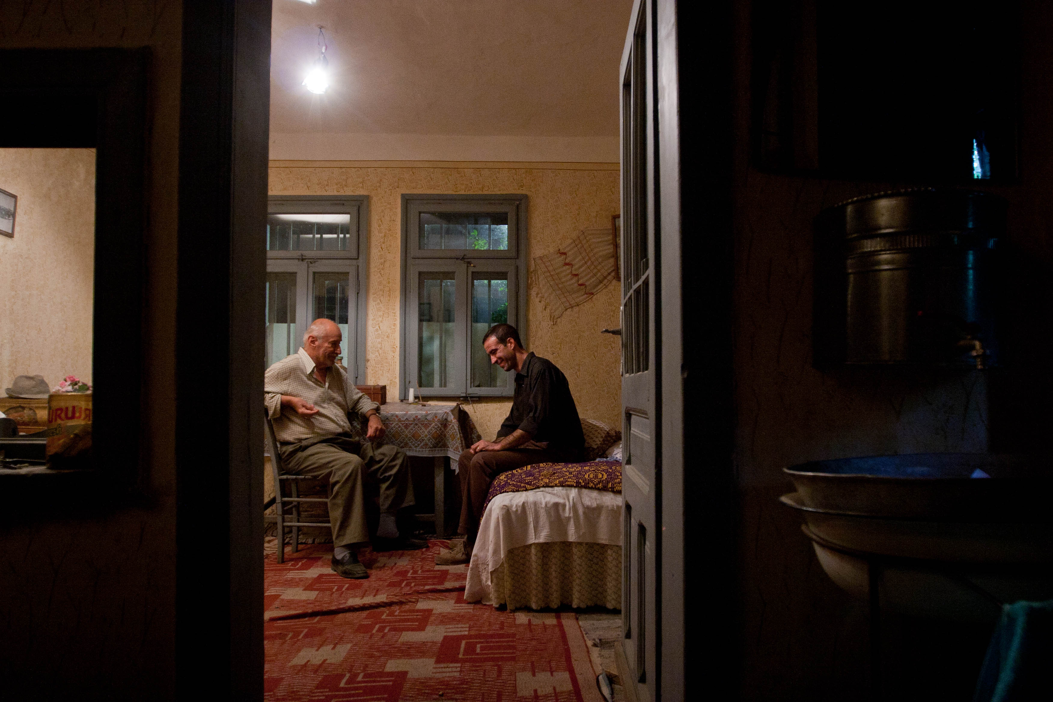 Serban Pavlu and Victor Rebengiuc in The Japanese Dog (2013)