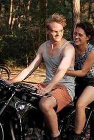 Johannes Hegemann and Liv Lisa Fries in From Hilde, with Love (2024)