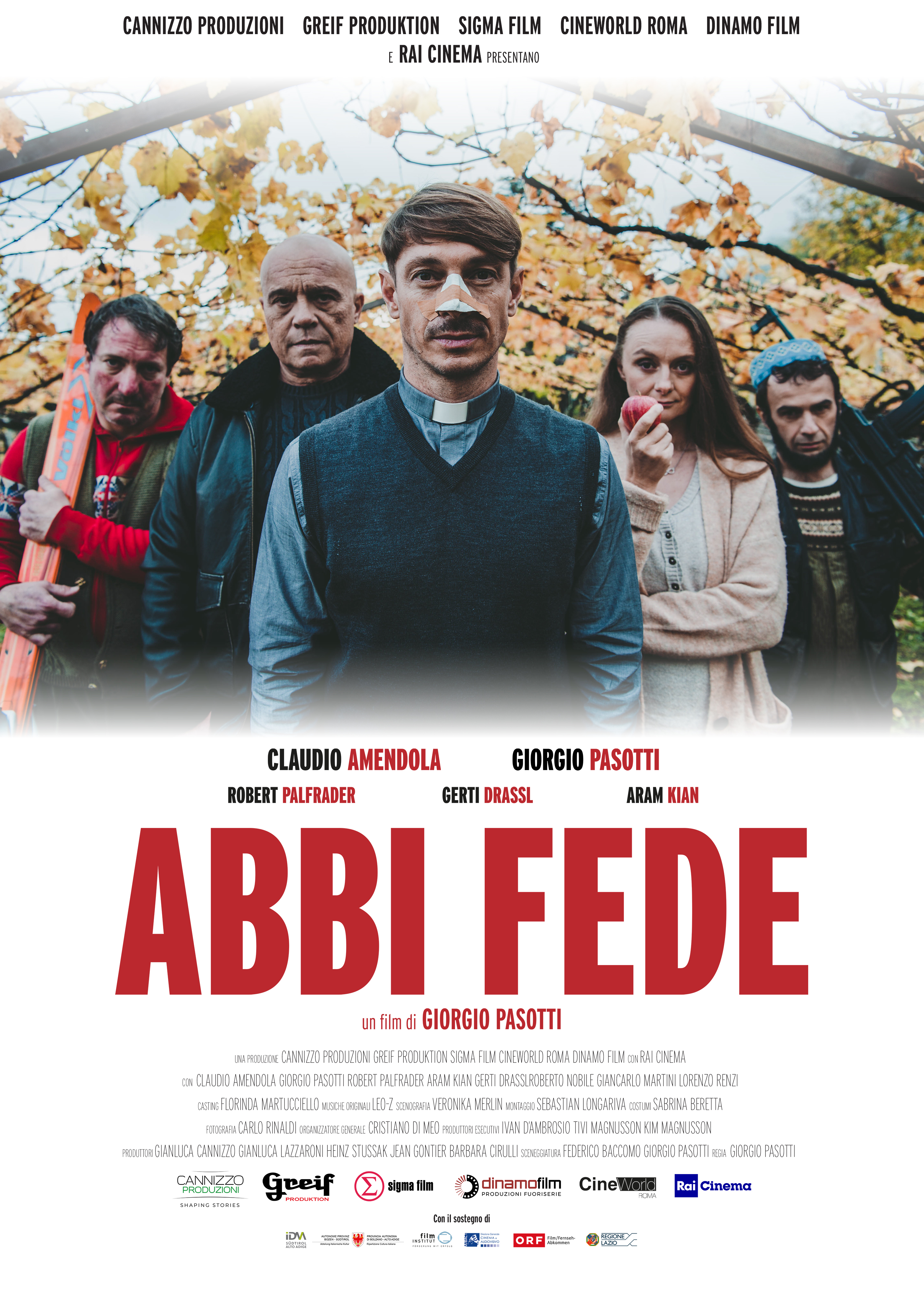 Claudio Amendola, Giorgio Pasotti, Gerti Drassl, Robert Palfrader, and Aram Kian in Abbi Fede (2020)