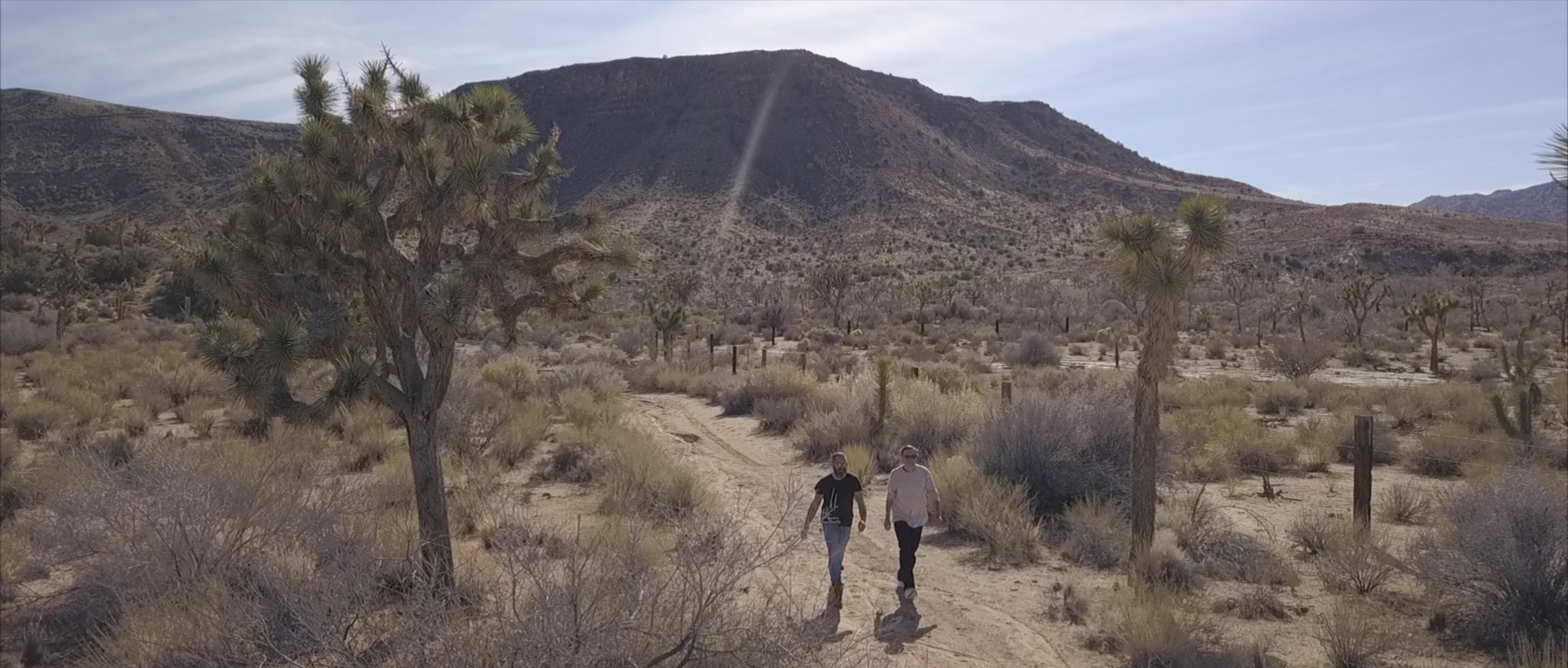 Bob Lazar and Jeremy Kenyon Lockyer Corbell in Bob Lazar: Area 51 & Flying Saucers (2018)