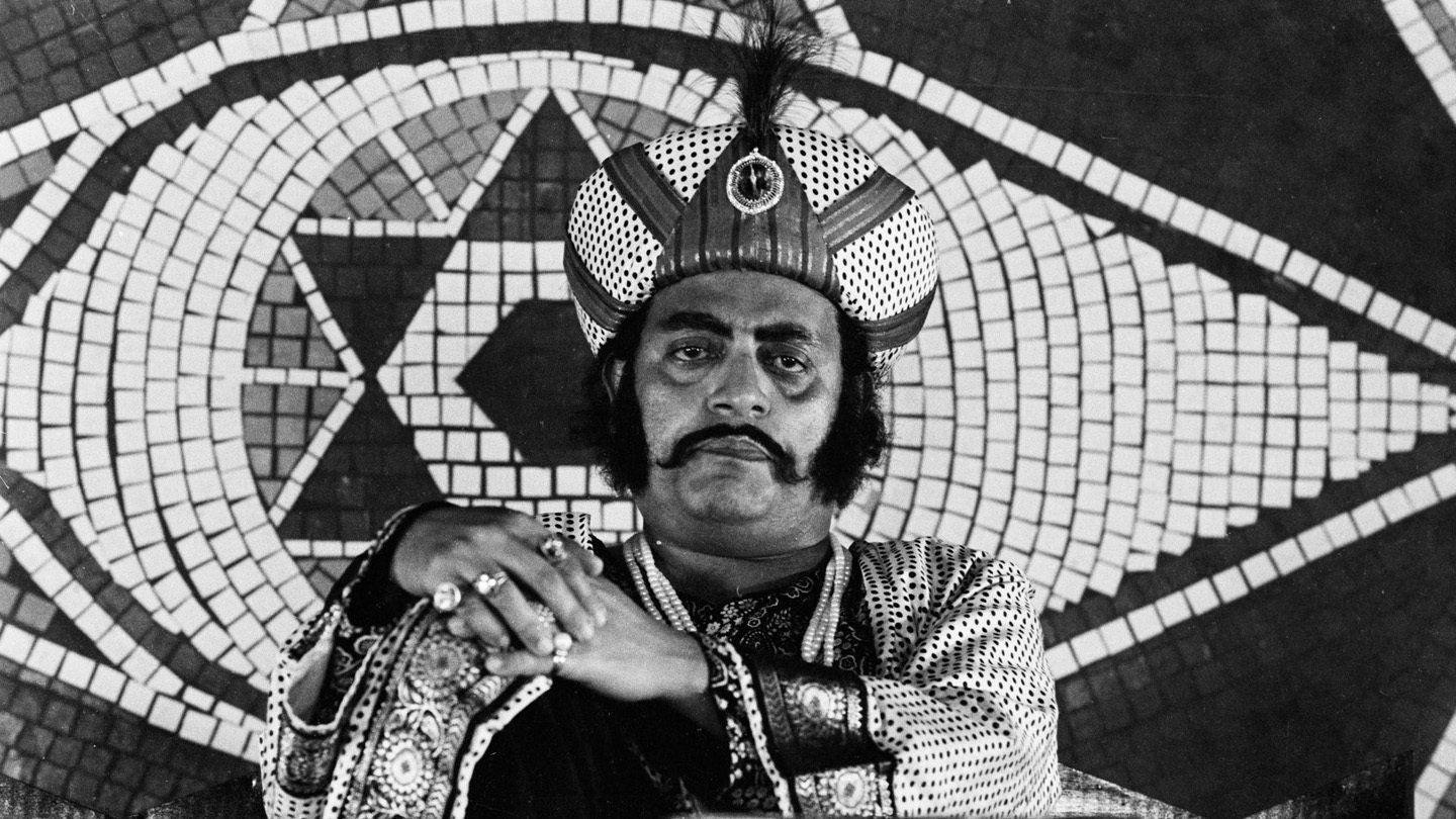 Utpal Dutt in The Kingdom of Diamonds (1980)