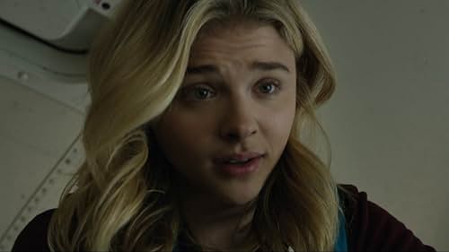 The 5th Wave: Cassie Misses The Bus (UK)