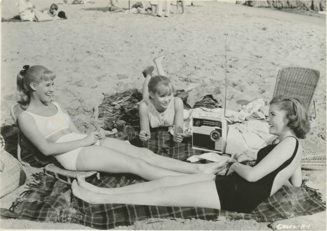 Trudi Ames, Cindy Carol, and Noreen Corcoran in Gidget Goes to Rome (1963)