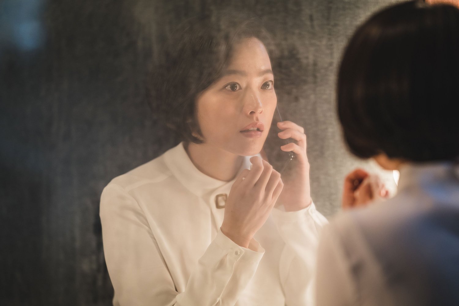 Chun Woo-hee in The Anchor (2022)