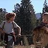 Jodie Foster, Johnny Whitaker, and Zamba in Napoleon and Samantha (1972)