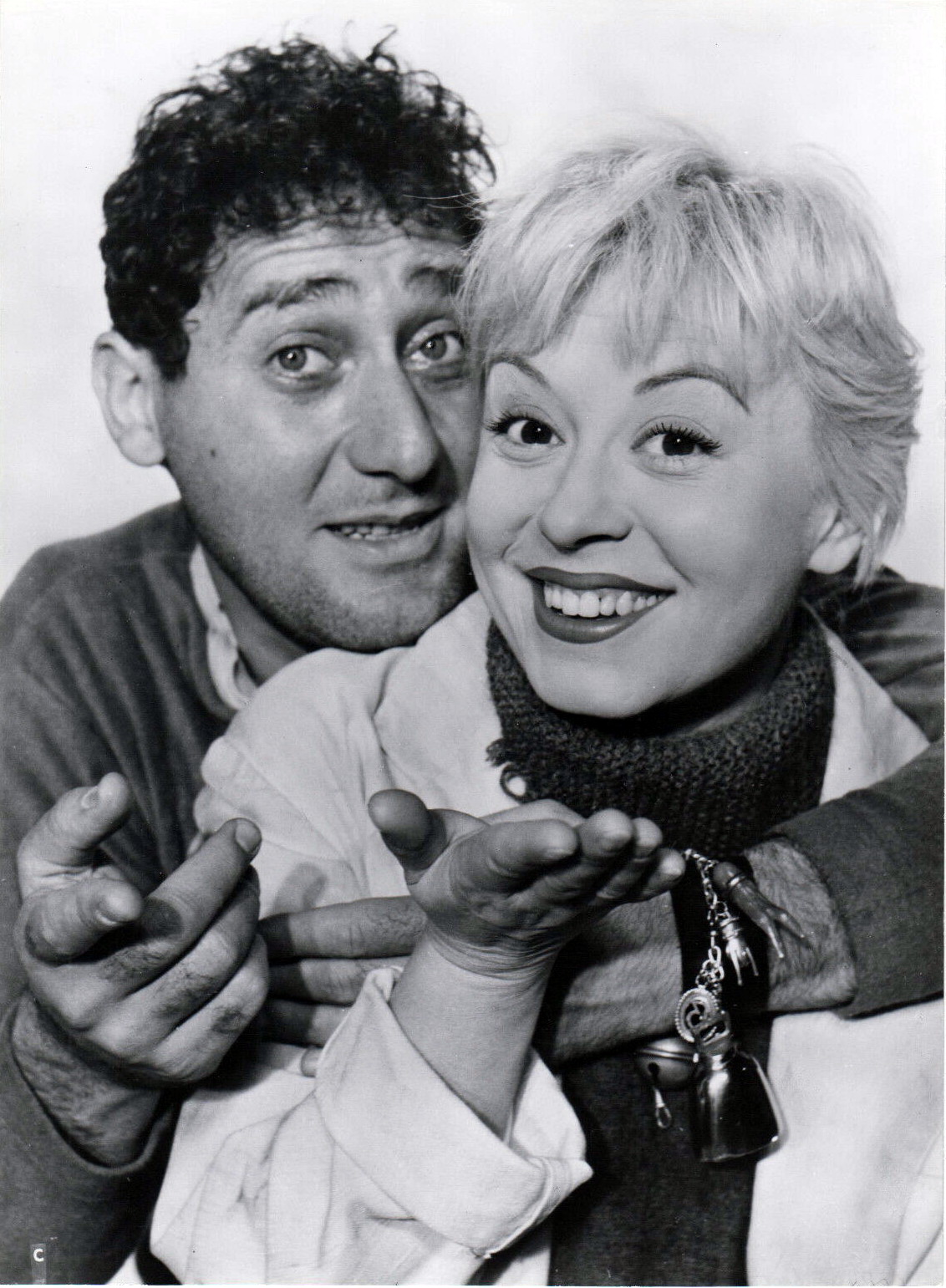 Giulietta Masina and Alberto Sordi in Fortunella (1958)