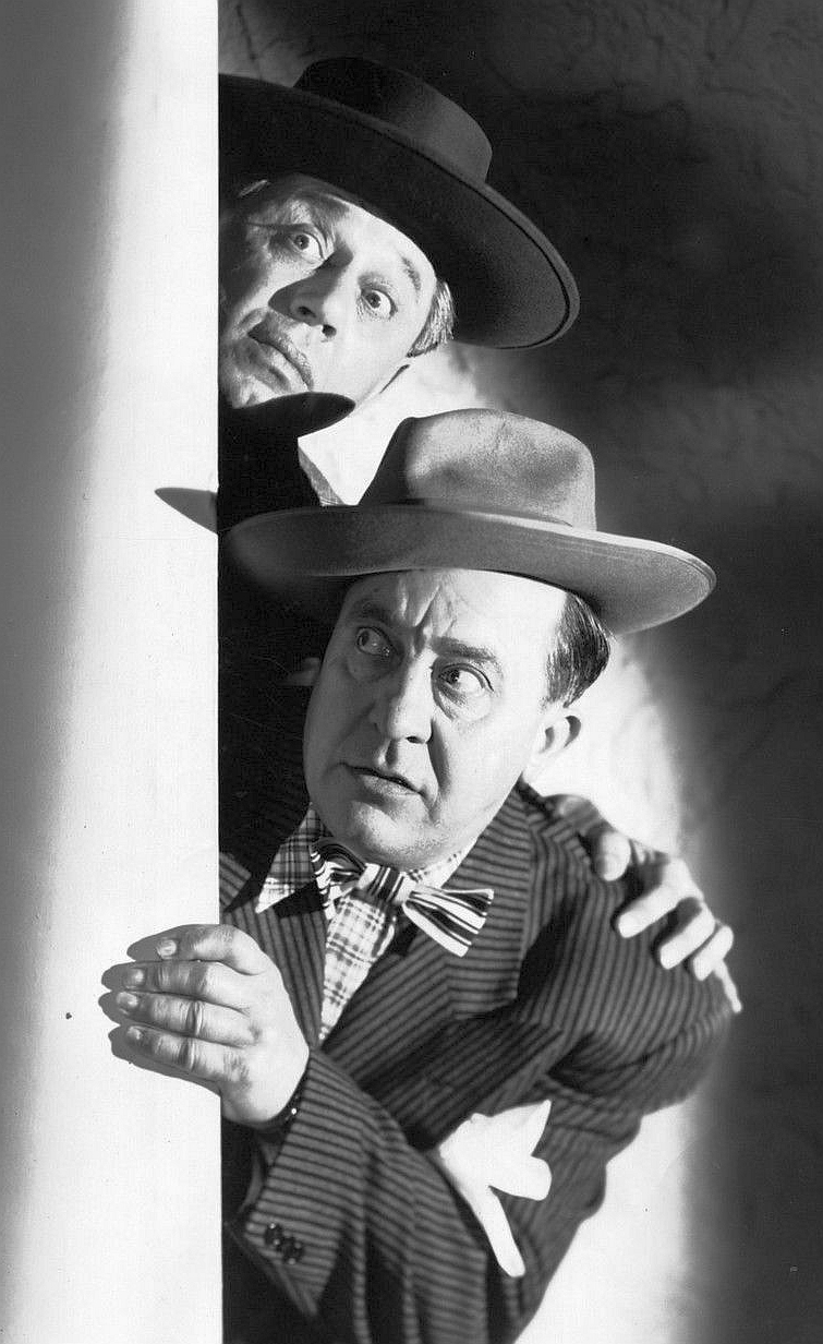 Chic Johnson and Ole Olsen in Ghost Catchers (1944)