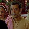 Salman Khan, Vinod Khanna, and Sonakshi Sinha in Dabangg (2010)