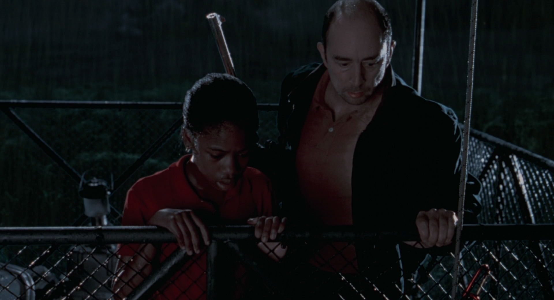 Vanessa Chester and Richard Schiff in The Lost World: Jurassic Park (1997)