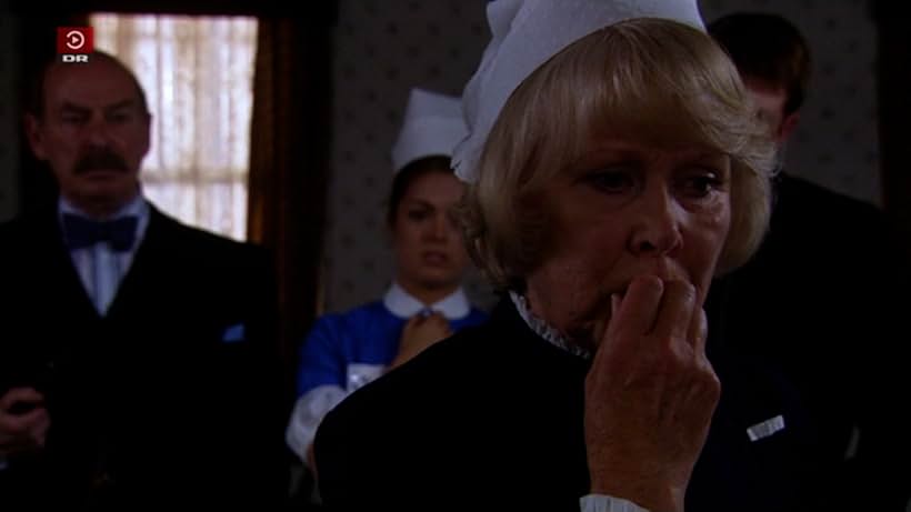 Wendy Craig, Denis Lill, Kari Corbett, and Damian O'Hare in The Royal (2003)