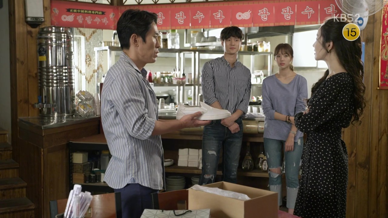 Lee Min-Young, Jo Hie-bong, Go Kyung-pyo, and Chae Soo-bin in Strongest Deliveryman (2017)