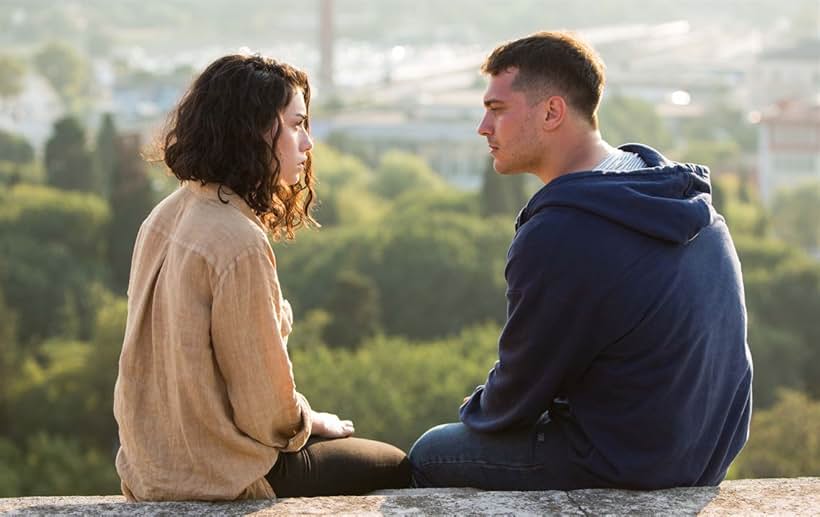 Çagatay Ulusoy and Hazar Ergüçlü in The Protector (2018)