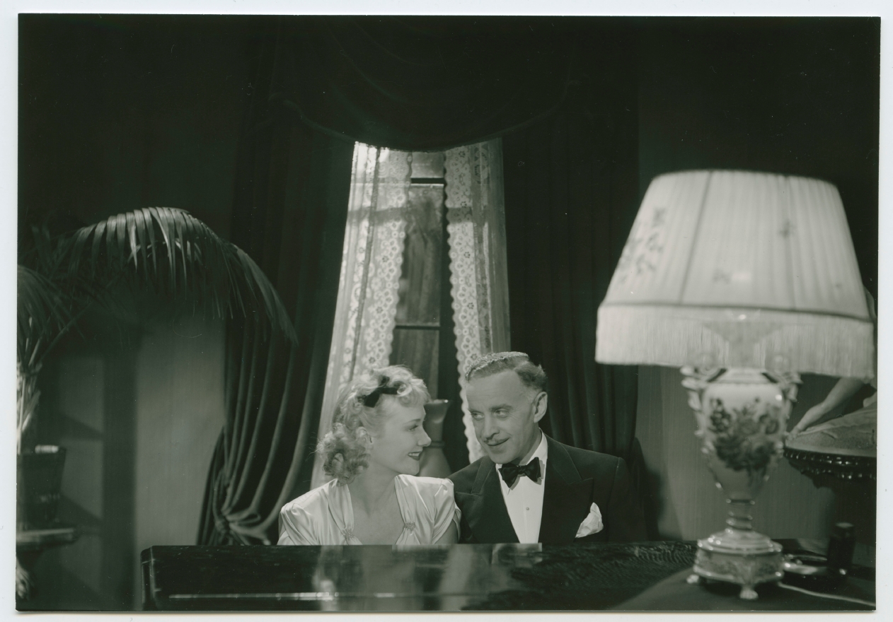 Anders Henrikson and Birgit Sergelius in Herr Collins äventyr (1943)