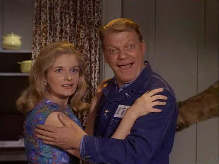 Richard X. Slattery and Joyce Van Patten in Mr. Terrific (1967)