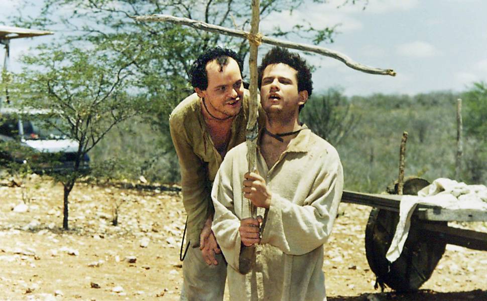 Selton Mello and Matheus Nachtergaele in A Dog's Will (1999)