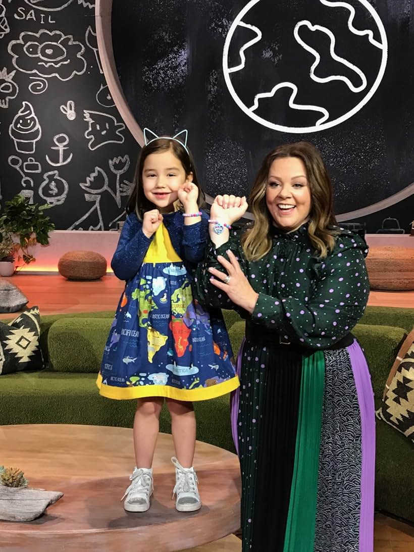 Arabella Grant and Melissa McCarthy in episode 406 of “Little Big Shots.”