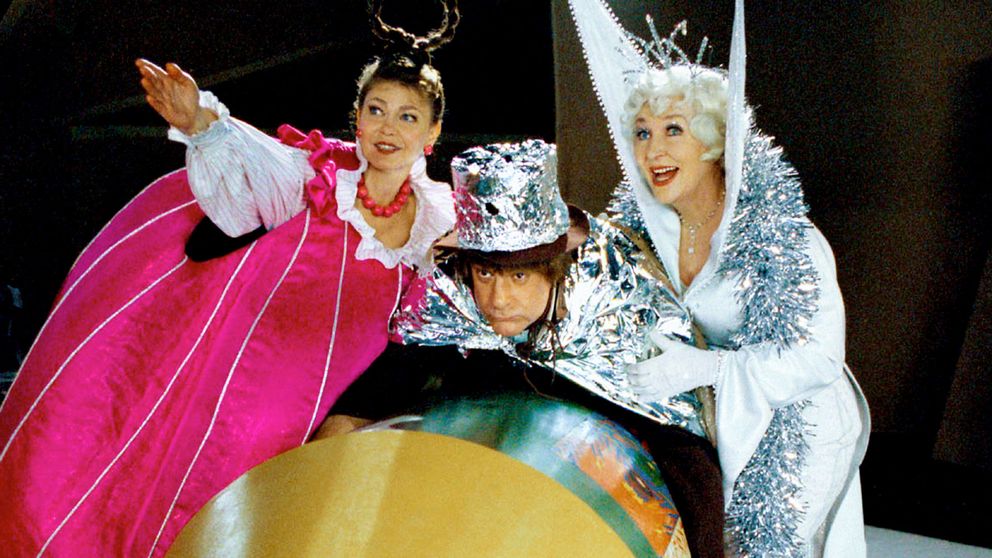 Kim Anderzon, Tomas Bolme, and Ing-Marie Carlsson in Julens hjältar (1999)