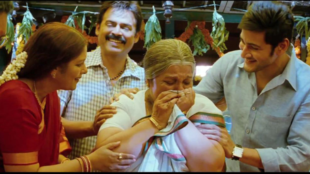 Rohini Hattangadi, Jayasudha, Venkatesh Daggubati, and Mahesh Babu in Seethamma Vaakitlo Sirimalle Chettu (2013)