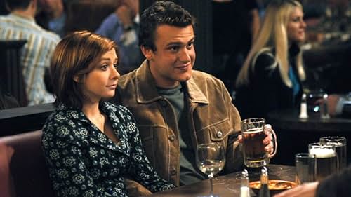 Alyson Hannigan and Jason Segel in How I Met Your Mother (2005)