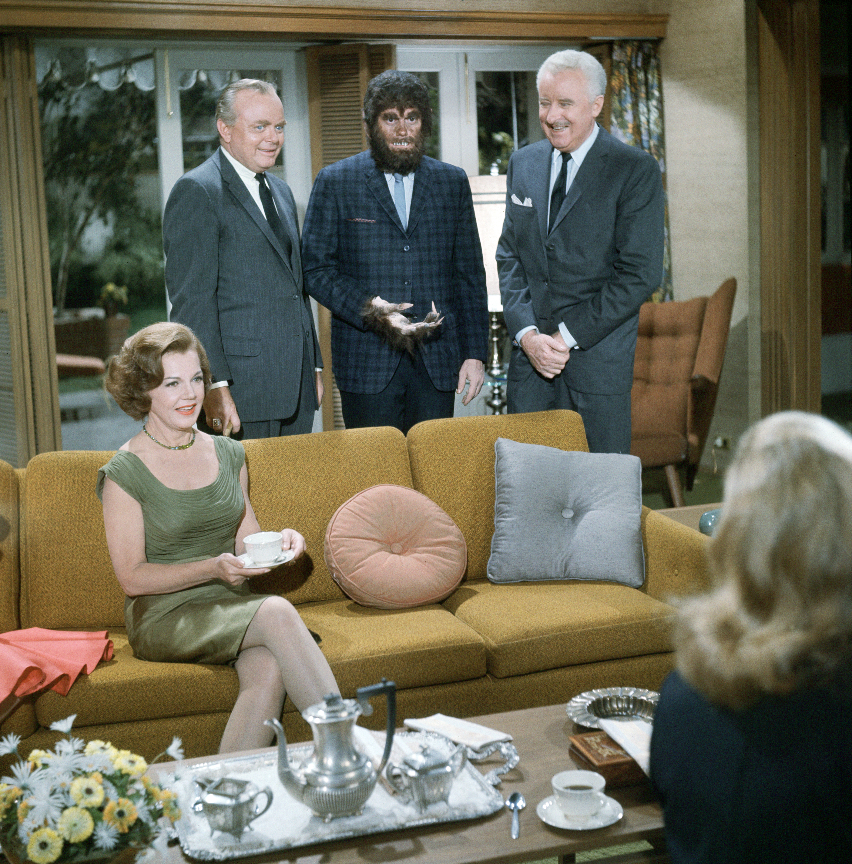 Elizabeth Montgomery, Jack Collins, Barbara Drew, David White, and Dick York in Bewitched (1964)