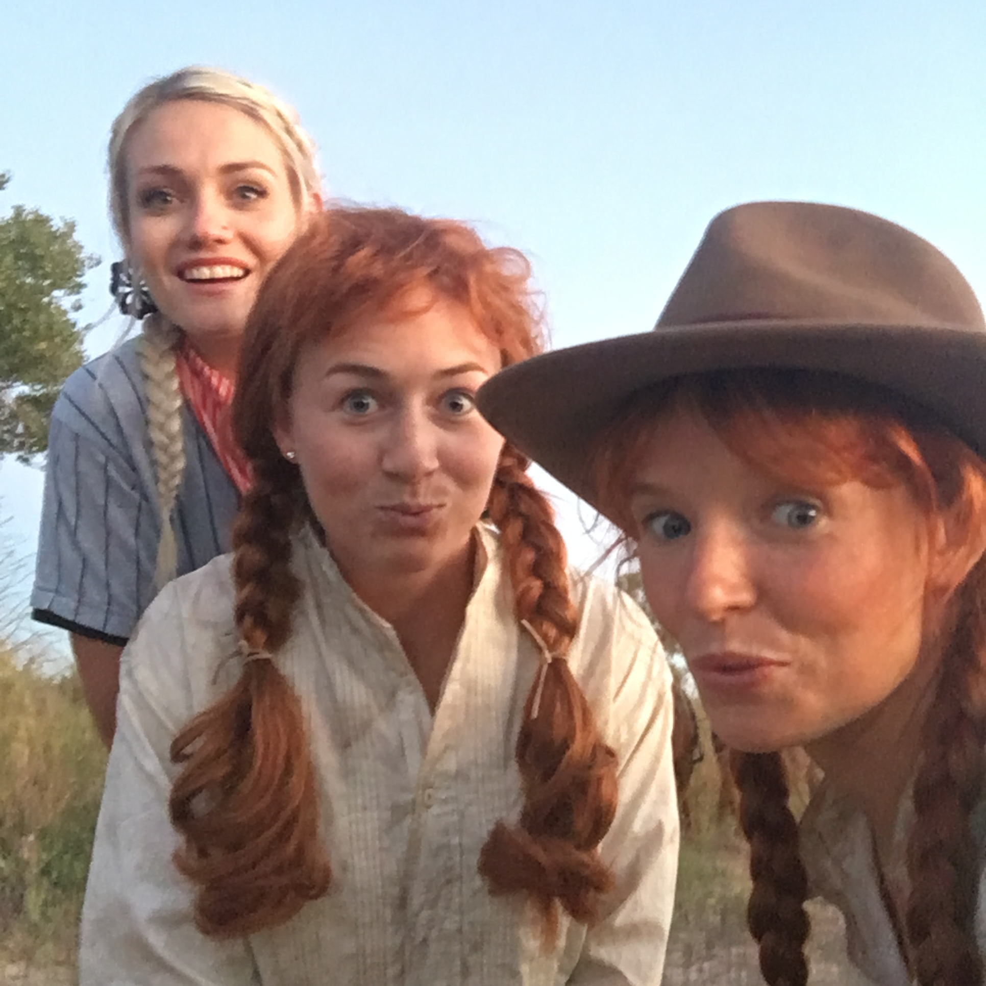 On set of The Mustanger & The Lady with Stef Dawson and Alex Ford 