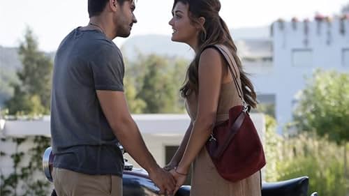 Tolgahan Sayisman and Hande Erçel in Episode #1.1 (2017)