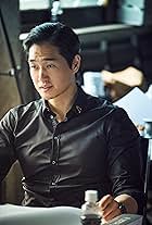 Yoo Ji-tae in Money (2019)