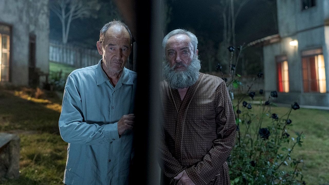 Udo Kier and David Hayman in My Neighbor Adolf (2022)