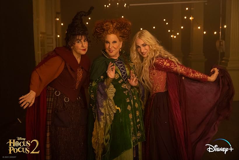 Bette Midler, Sarah Jessica Parker, and Kathy Najimy in Hocus Pocus 2 (2022)